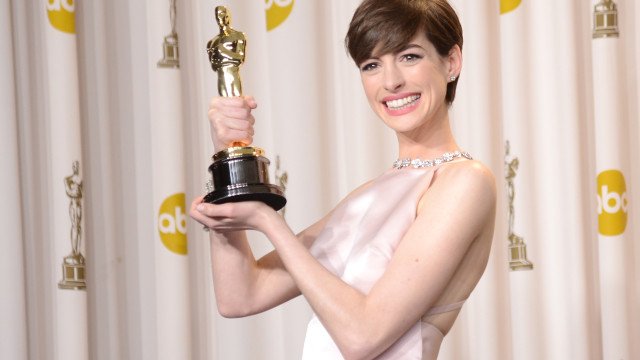 Anne Hathaway diz estar sóbria há mais de 5 anos