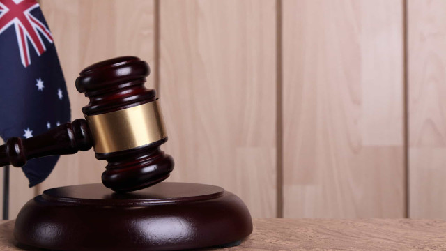 Mãe é condenada por obrigar filha a se casar com idoso (que a matou)