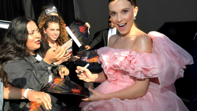 Astros e estrelas de Hollywood que cobram para dar autógrafo! Veja os valores