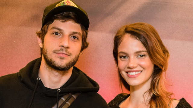 Chay Suede e Laura Neiva anunciam gravidez do terceiro filho