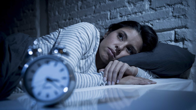 Insônia influencia no desempenho cognitivo e aumenta risco de Alzheimer 