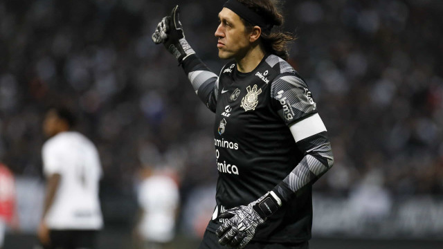 Cássio pede para sair, e Corinthians oferece aumento salarial e 2 anos de contrato para tentar segurá-lo