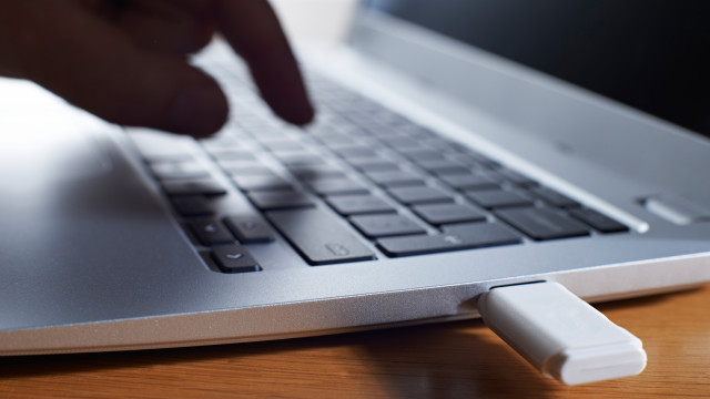 Fotos íntimas sem consentimento: entenda o crime de cyberflashing