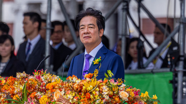 Lai Ching-te, novo presidente de Taiwan, toma posse com ilha dividida