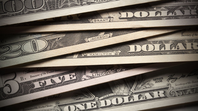 Presidente volta a pôr corte de gastos em xeque, e dólar vai a R$ 5,51