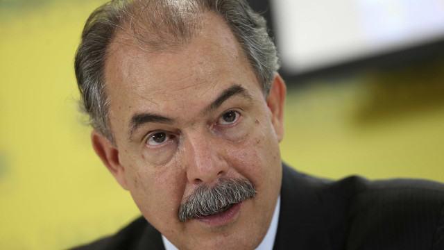 País precisa crescer para resolver a crise fiscal, afirma Mercadante