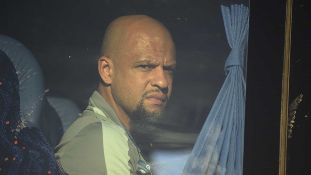 Felipe Melo é expulso após agredir funcionário do Atlético-GO em derrota do Fluminense