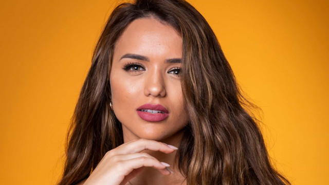 Rafa Kalimann rebate críticas por mudar texto de novela