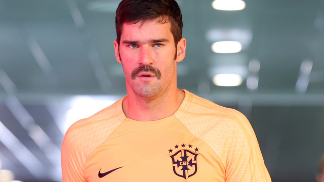 Alisson falha, Brasil joga mal e só empata com os Estados Unidos antes da Copa América