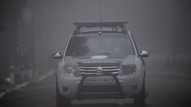 Adolescentes retiram corpo de túmulo e fazem piadas no Paraná