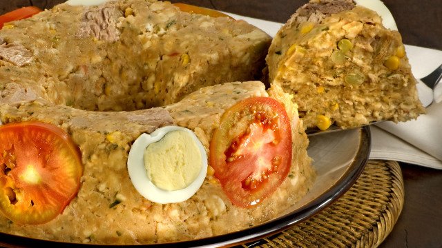 Aprenda a fazer Cuscuz de atum com biscoitos cream cracker