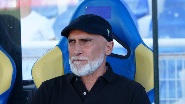 Álvaro Pacheco é demitido após quatro jogos e Vasco enfrenta o São Paulo com técnico interino