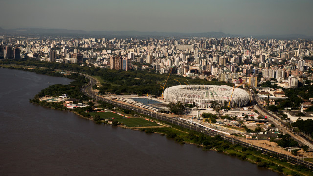Nível do Guaíba volta a subir e há pontos de alagamentos em Porto Alegre