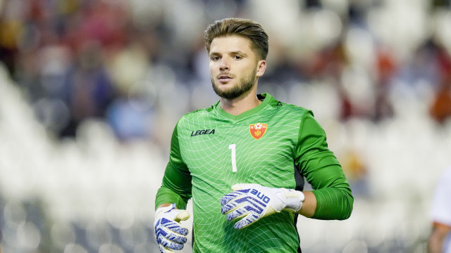 Goleiro da seleção de Montenegro morre após sofrer um mal-estar em seu apartamento