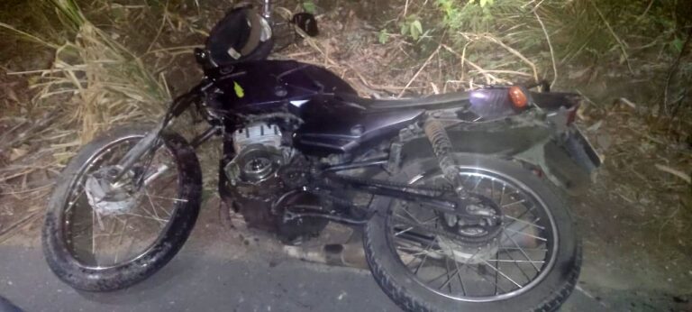 Acidente entre moto e carreta deixa homem morto em Aperibé