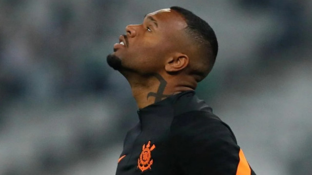 Carlos Miguel diz que não foi procurado pelo Corinthians para renovar: ‘Teria ficado’