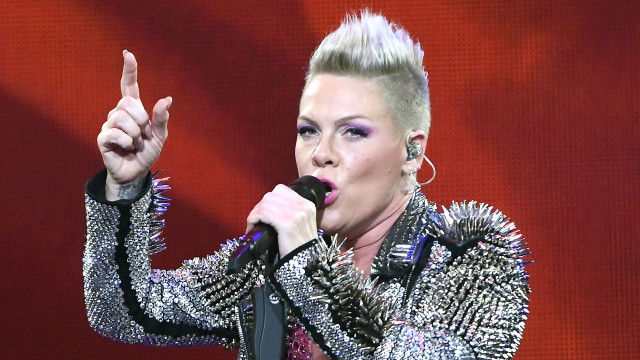 Cantora Pink cancela espetáculo após ordem médica