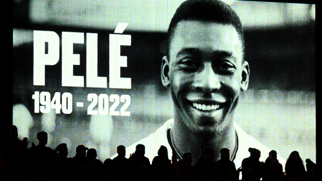 Lula sanciona lei que institui o Dia do Rei Pelé, celebrado na data do milésimo gol