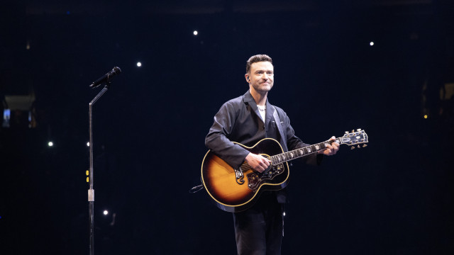 Justin Timberlake faz piada sobre prisão por dirigir bêbado