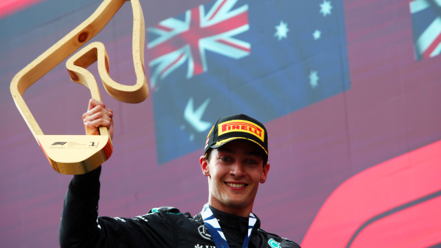 Russell é o mais veloz em pista molhada e lidera 3º treino livre para o GP da Inglaterra de F-1