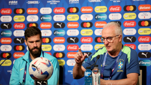 Dorival repete time que venceu Paraguai em último treino da seleção