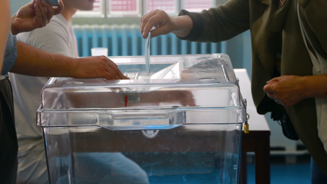 Frente de esquerda e centro impede vitória da ultradireita na França