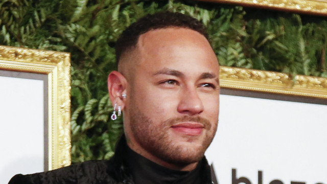 Pai ‘babão’… Neymar mostra filha dando os primeiros passos