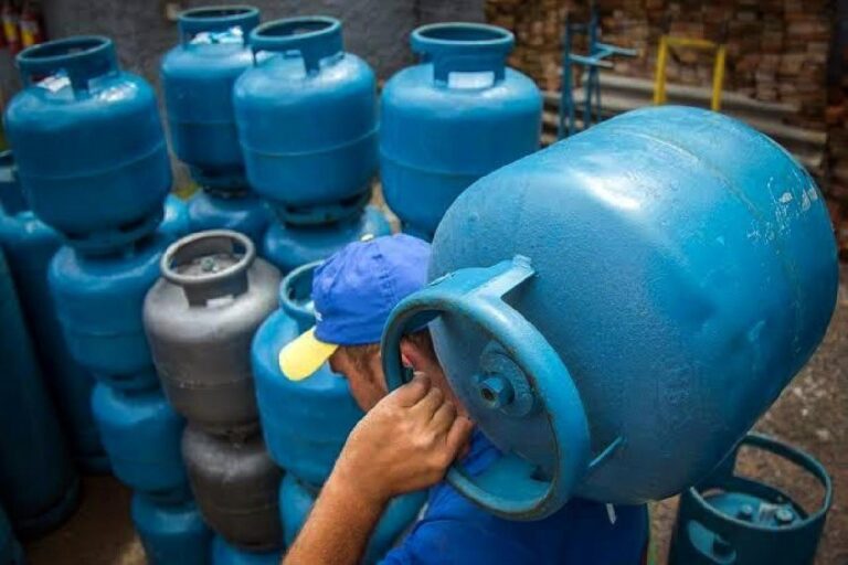 Botijão de gás pode ficar até nove reais mais caro para consumidor
