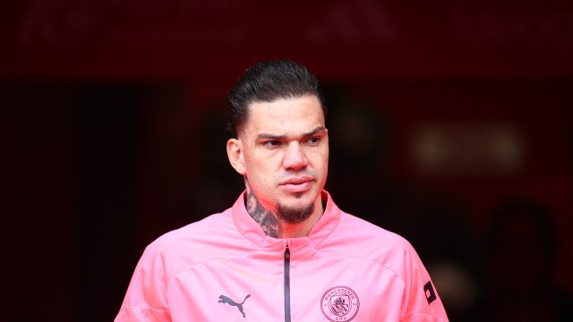 Ederson comete pênalti e City empata contra Newcastle no Inglês