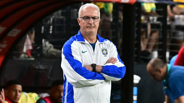 Dorival diz não ter pressa pela volta de Neymar