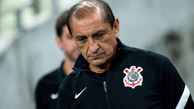 Ramón vê Corinthians mal em derrota para o São Paulo e auxiliar analisa: ‘Resultado mentiroso’