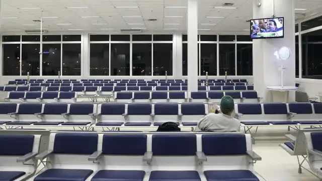 Aeroporto de Porto Alegre volta a receber voos após 171 dias fechado