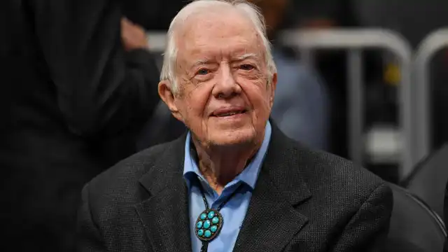 Ex-presidente Jimmy Carter vota pelo correio em estado decisivo na eleição dos EUA