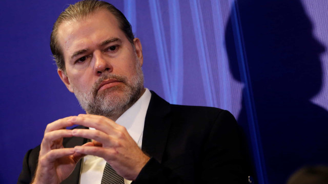 Ministro do STF suspende condenação de cientistas que desmentiram fake news