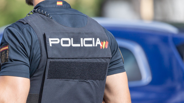 Polícia investiga se jovem desaparecida foi incinerada após cair em lixeira
