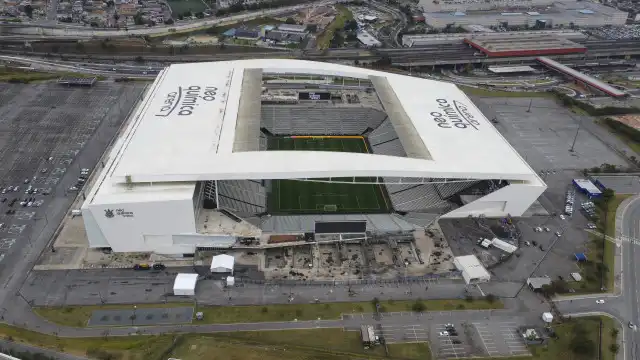 Gaviões, Corinthians e Caixa assinam vaquinha para quitação da Arena