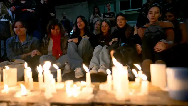 Fãs prestam homenagens a Liam Payne após sua morte em Buenos Aires