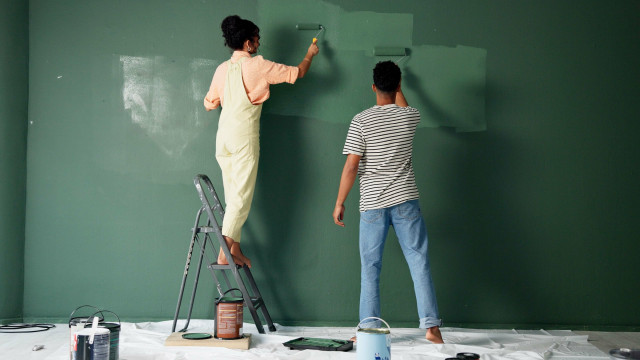 Quer pintar o quarto? Três cores que podem ajudá-lo a dormir melhor
