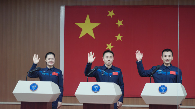 China anuncia tripulação da Shenzhou-19 com terceira astronauta mulher