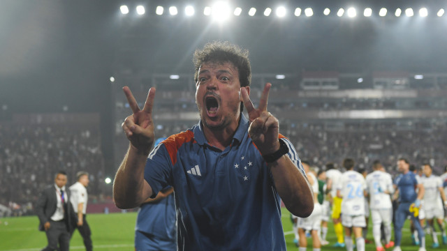 Fernando Diniz desencanta, vence a primeira e leva Cruzeiro à final da Copa Sul-Americana