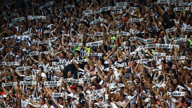 Suspeito de lançar bomba que atingiu fotojornalista em final da Copa do Brasil é preso