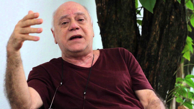 Ator Tonico Pereira segue internado com pneumonia no Rio, mas respira bem