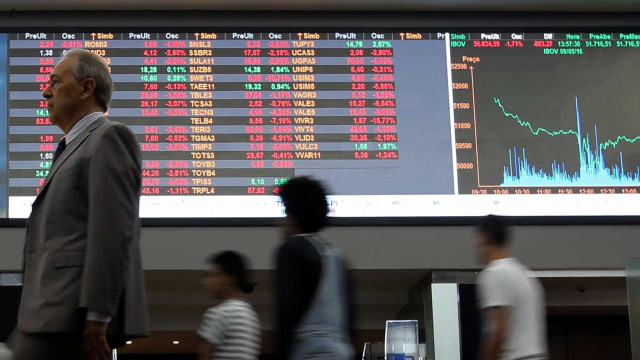 Ibovespa opera indefinido à espera de pacote fiscal, apesar de alta em NY e das commodities