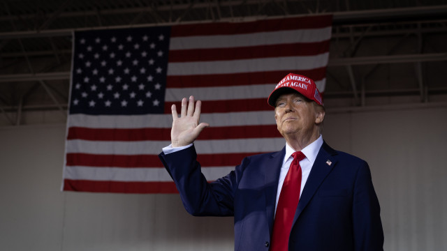 Trump sinaliza apoio à ideia de tirar flúor da água, se eleito presidente dos EUA