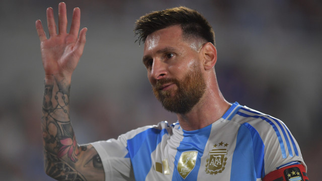 Treinador do Paraguai exige atenção redobrada em Messi: ‘Deixá-lo jogar é sentença de morte’