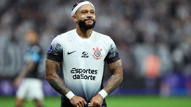 Depay mostra disposição para seu 1° dérbi pelo Corinthians: "Animado!"