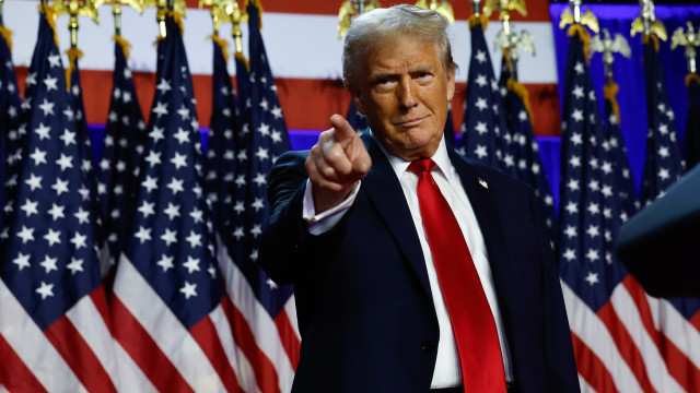 Juiz adia desfecho sobre condenação de Trump no caso envolvendo atriz pornô em NY