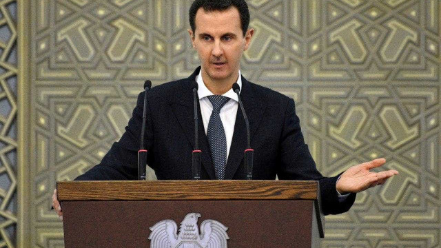 Assad embarcou em avião que desapareceu do radar e teria ido para Rússia