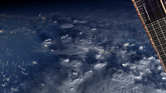 Astronauta posta imagens impressionantes de nuvens na atmosfera da Terra