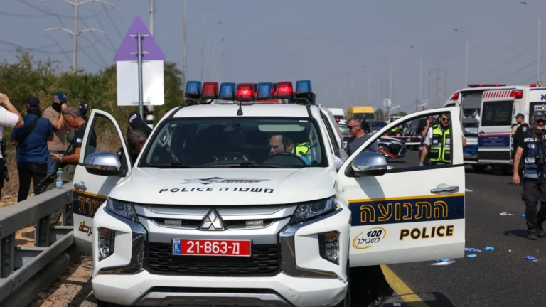 Ataque terrorista em Israel deixa 10 feridos; suspeito é preso